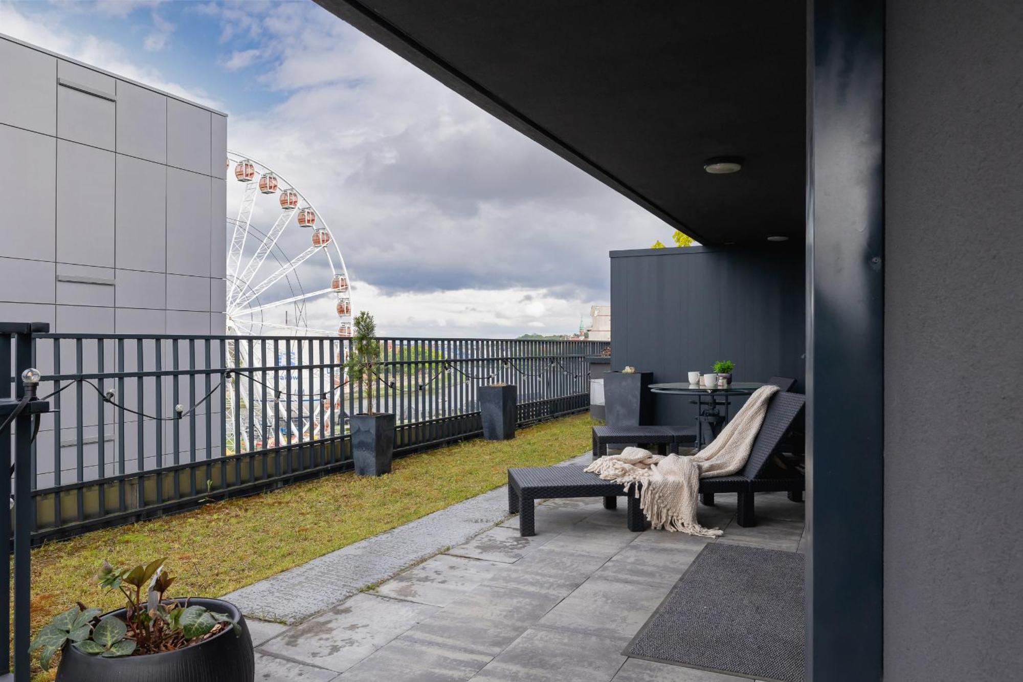 Exclusive On The Vistula River In By Renters Prestige Appartement